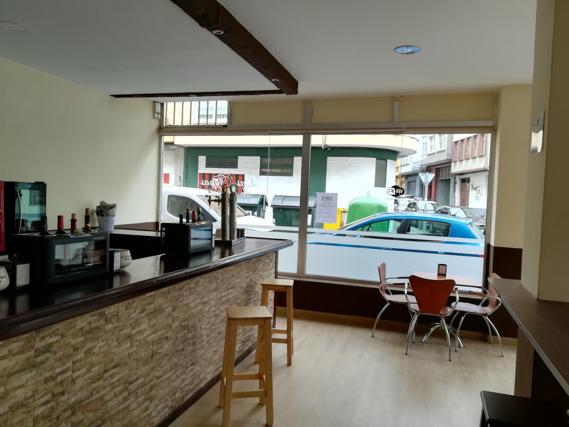 Local en venda en Ferrol amb Parquet i Moblat
