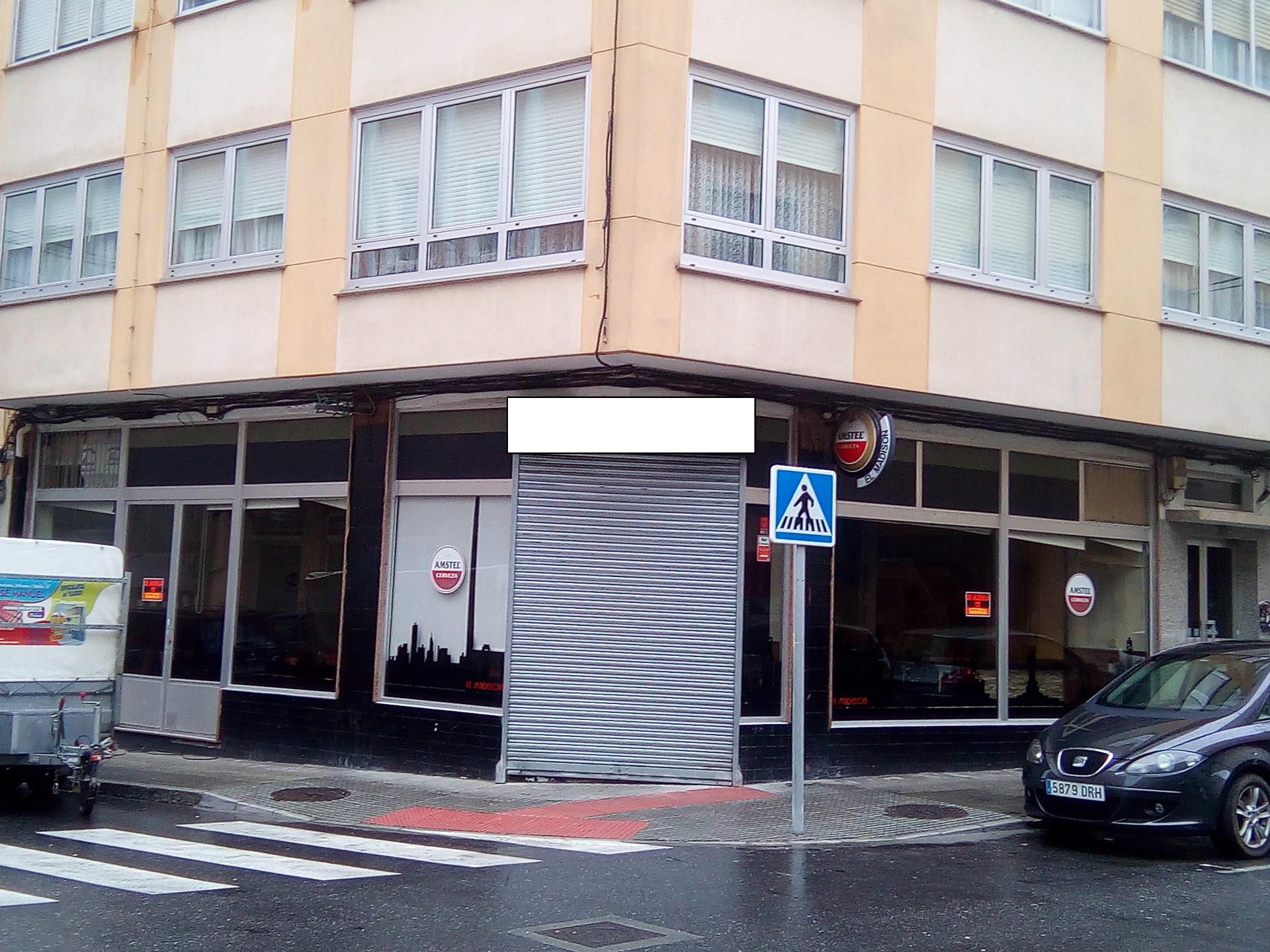 Local en venda en Ferrol amb Parquet i Moblat