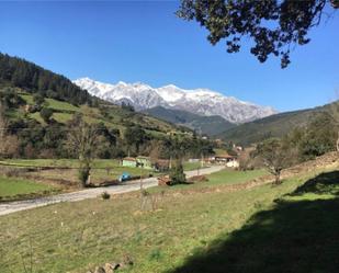 Vista exterior de Casa adosada en venda en Cabezón de Liébana