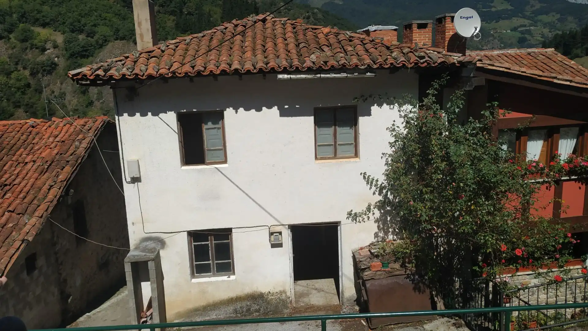 Casa adosada en venda a Urbanización Camaleño, Camaleño Vista exterior de Casa adosada en venda en Camaleño