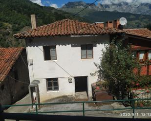 Vista exterior de Casa adosada en venda en Camaleño