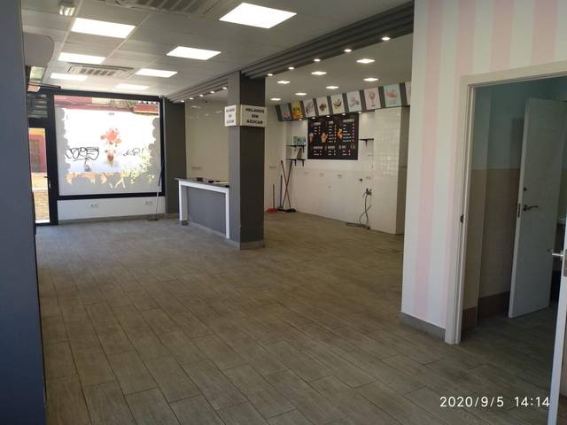 Local comercial en Venta en Calle Doctor Leal Castaño en Cruz Roja