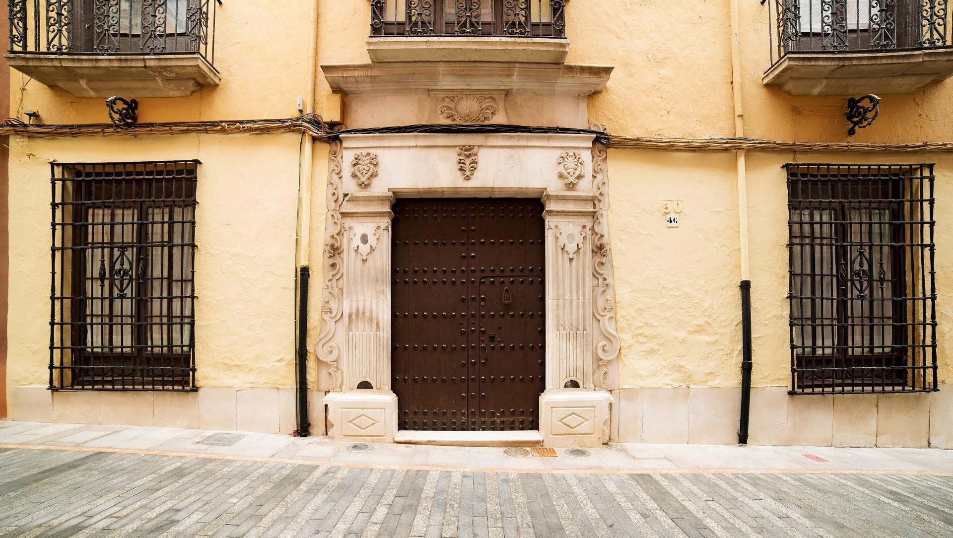 Vista exterior de Casa adosada en venda en Cabra amb Calefacció, Jardí privat i Piscina