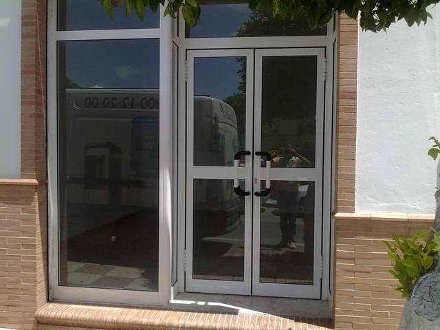 Local comercial en Alquiler en Avenida del Loreto en Olivares