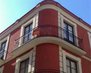 Vista exterior de Àtic en venda en Puertollano amb Balcó