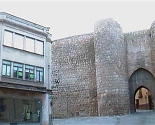 Vista exterior de Casa adosada en venda en Almazán amb Calefacció i Terrassa