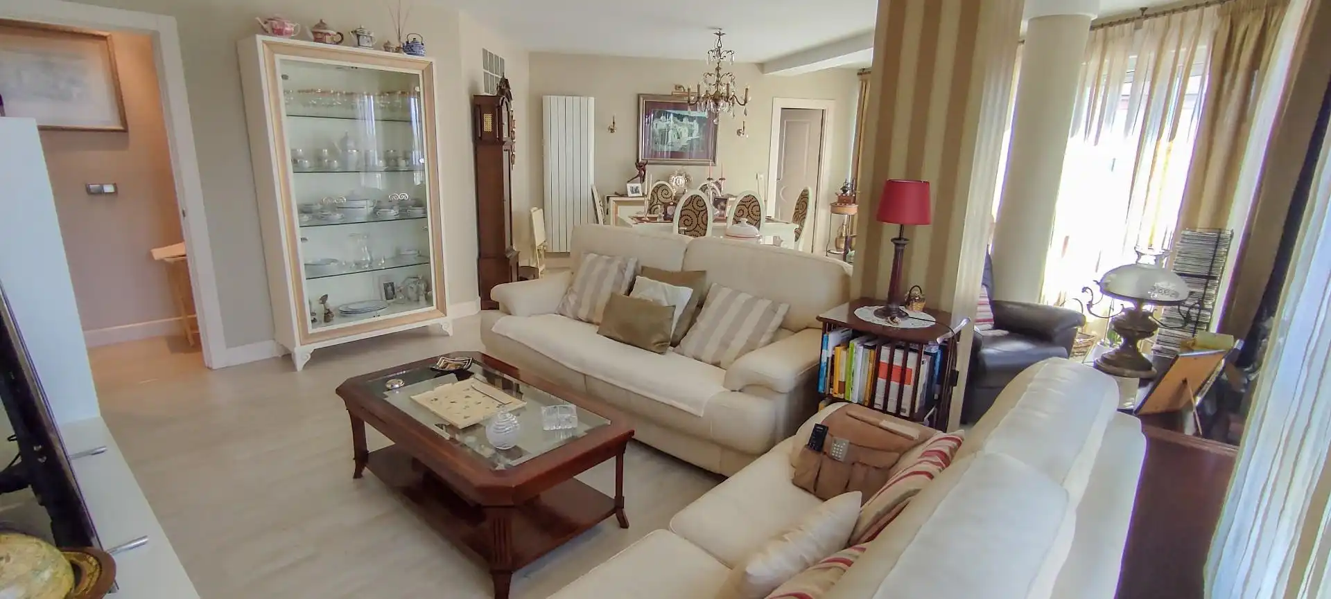 Flat for sale in Calle Arabial, 36, Camino de Ronda Living room of Flat for sale in Granada with Air Conditioner, Heating and Parquet flooring