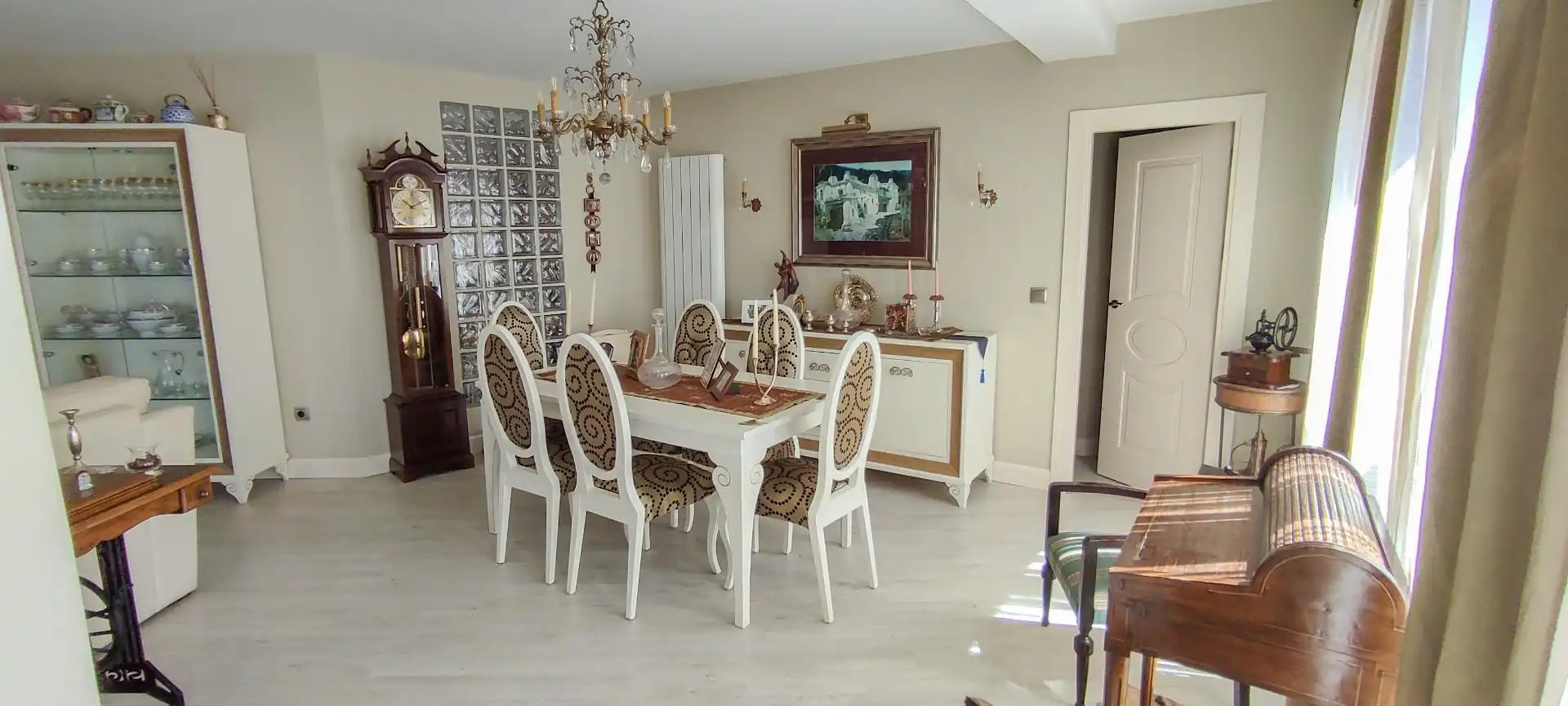 Flat for sale in Calle Arabial, 36, Camino de Ronda Dining room of Flat for sale in Granada with Air Conditioner, Heating and Parquet flooring