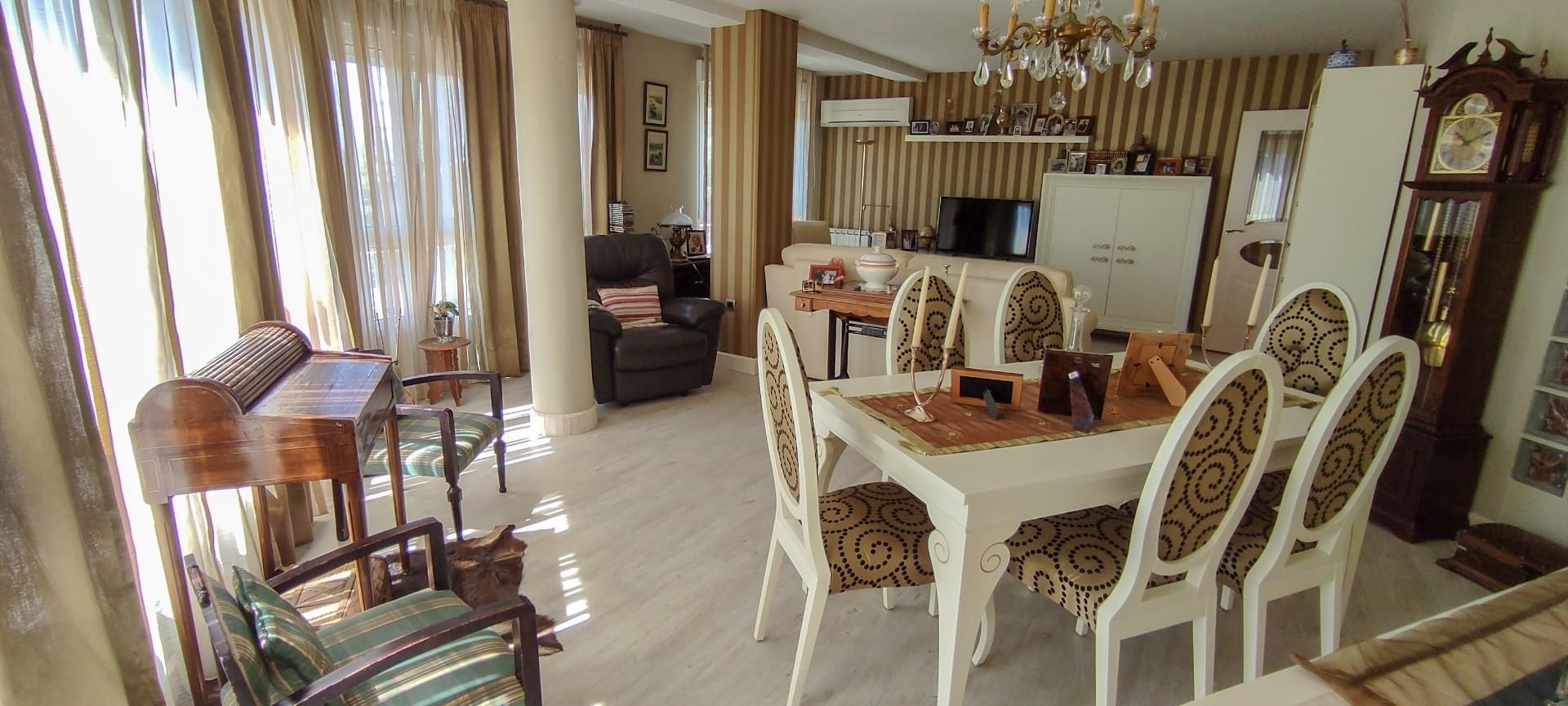 Sala d'estar de Pis en venda en  Granada Capital amb Aire condicionat, Calefacció i Parquet
