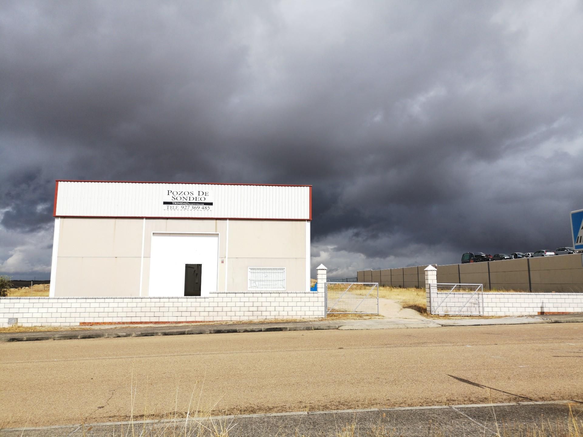 Exterior view of Industrial buildings for sale in Trujillo  with Air Conditioner