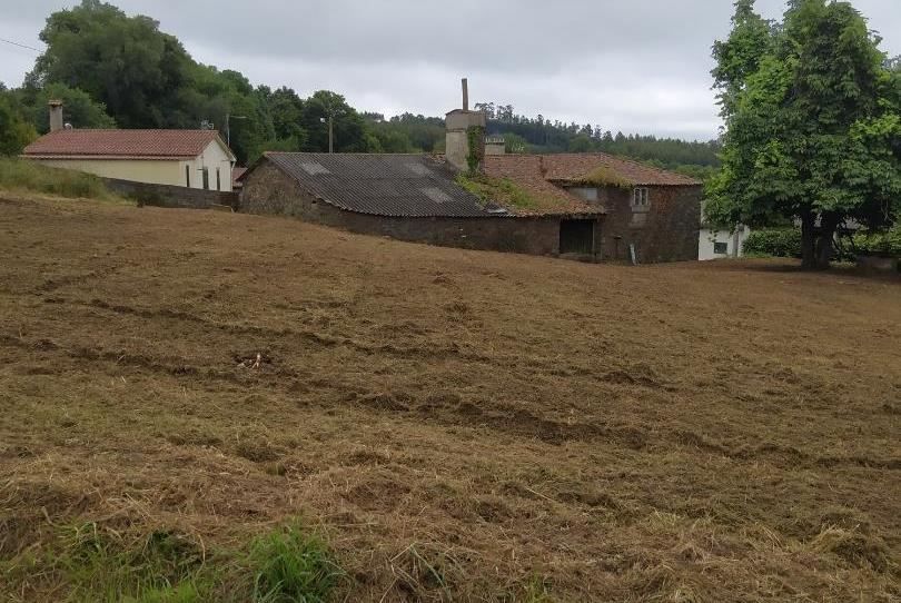 Foto 1 de Finca rústica en venda a Barrio Regueiro, 5, Vilasantar, A Coruña