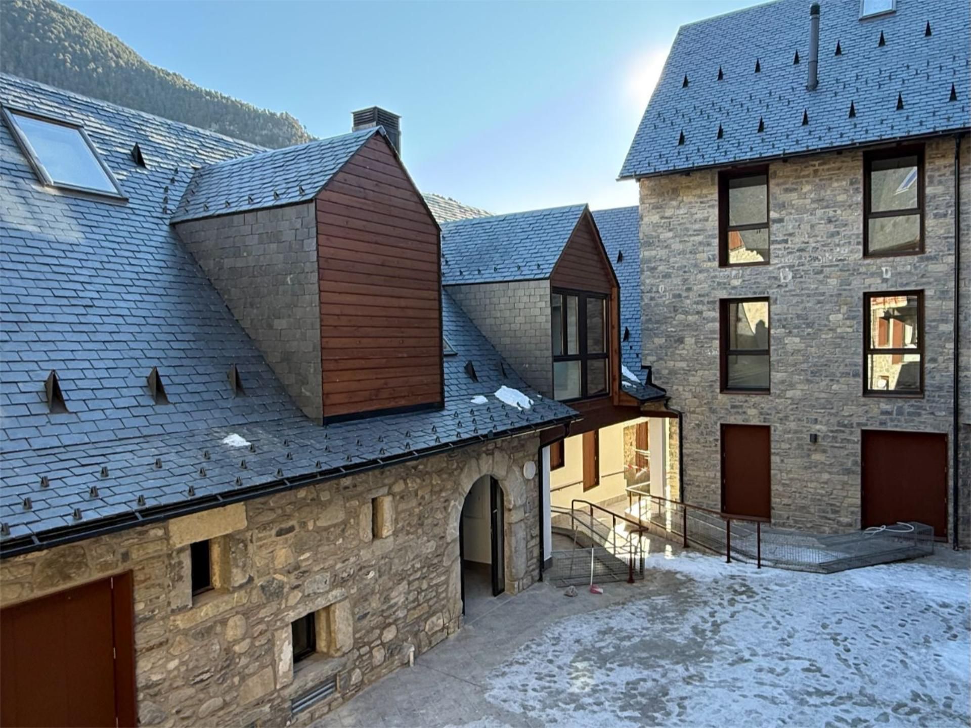 Vista exterior de Pis en venda en Sallent de Gállego