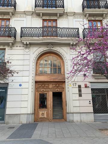 Oficina en Venta en Calle Cirilo Amorós, 17 en El Pla del Remei