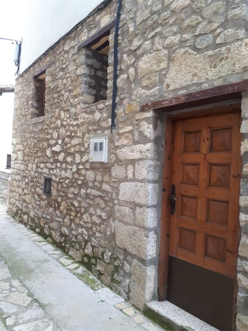 Exterior view of Flat for sale in Zorita del Maestrazgo  with Heating, Storage room and Furnished