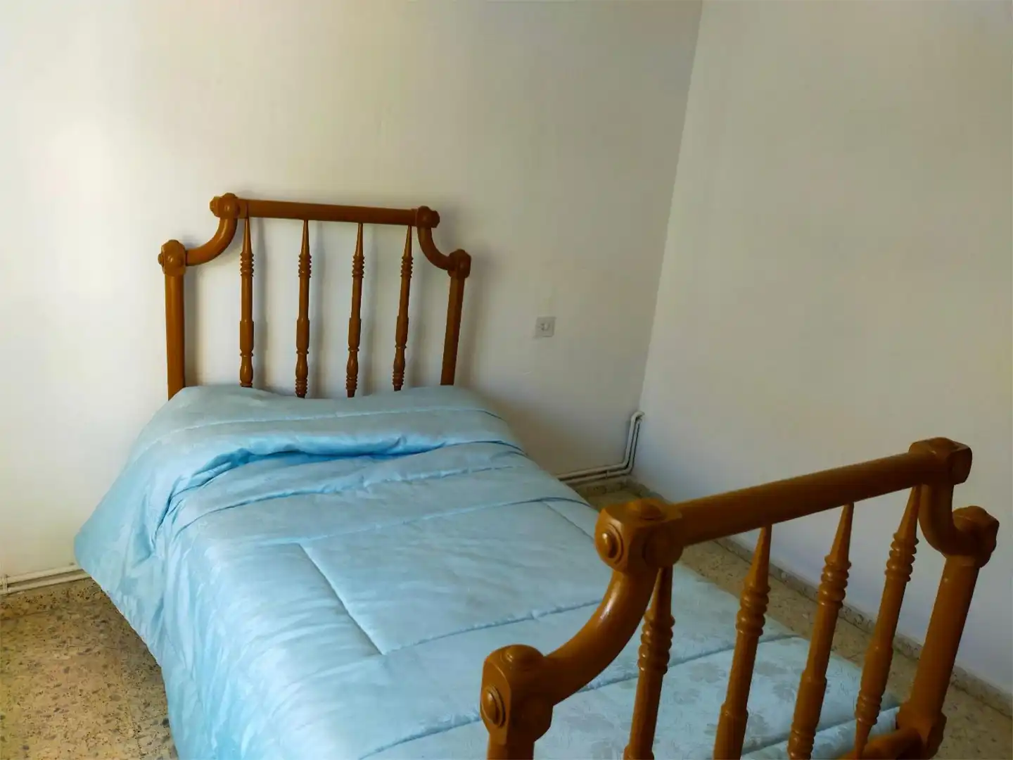 Casa adosada de alquiler en Calle Romero de Torres, 14, La Puerta de Segura Habitación de Casa adosada de alquiler en La Puerta de Segura con Calefacción, Jardín privado y Terraza
