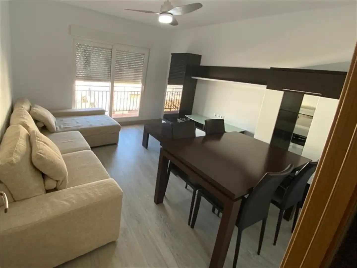 Piso en venta en Calle Merecillas, Centro Sala de estar de Piso en venta en Antequera con Amueblado y Balcón