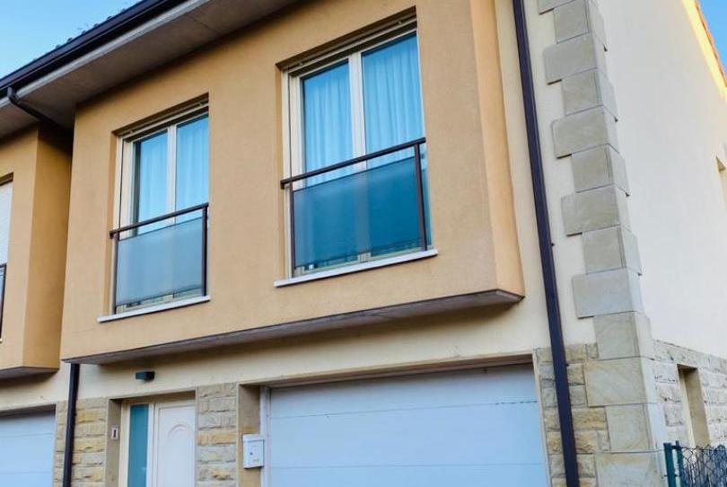 Foto 1 de Casa adosada en venda a Calle Manuel Iradier, 18b, Elciego, Araba - Álava