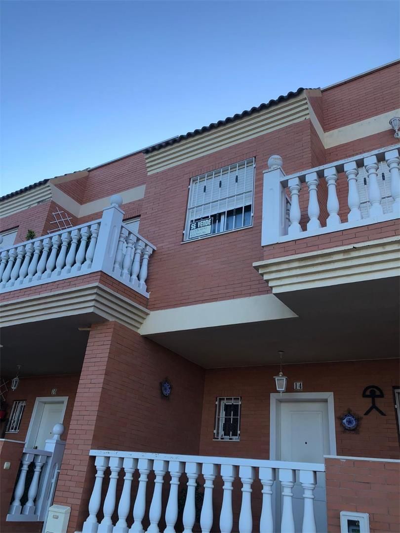 Vista exterior de Dúplex en venda en  Almería Capital amb Aire condicionat i Balcó