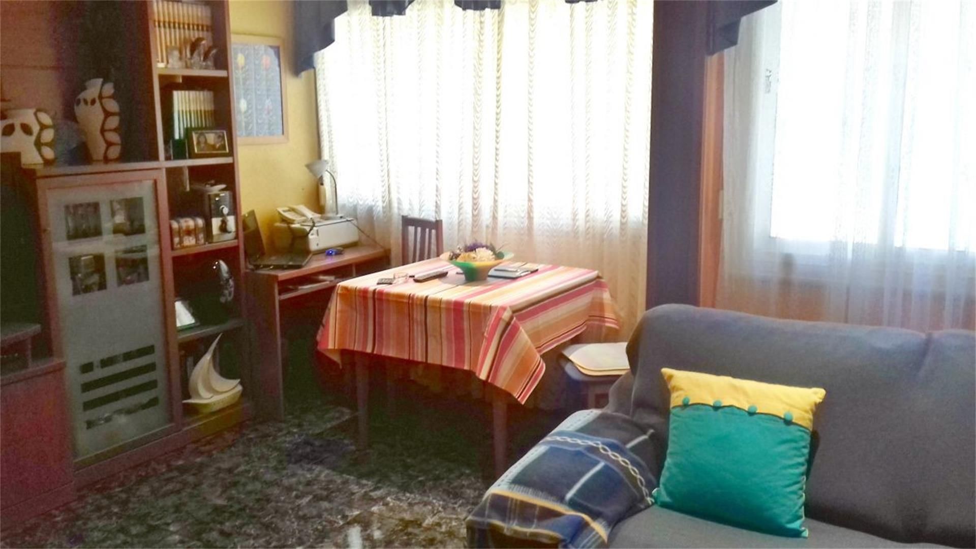 Sala de estar de Piso en venta en Cornellà de Llobregat con Aire acondicionado