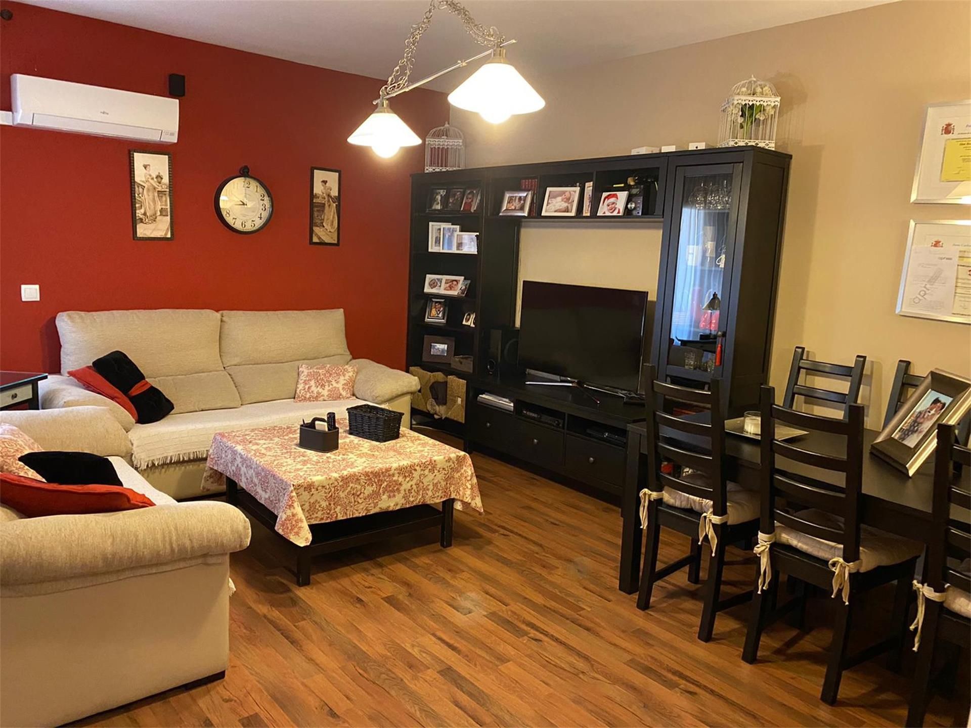 Piso en venta en Calle Orden de Rodas, Consuegra Sala de estar de Piso en venta en Consuegra con Aire acondicionado, Calefacción y Parquet