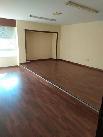Local comercial en Alquiler en Rúa Linares Rivas, 12 en Sada (A Coruña)
