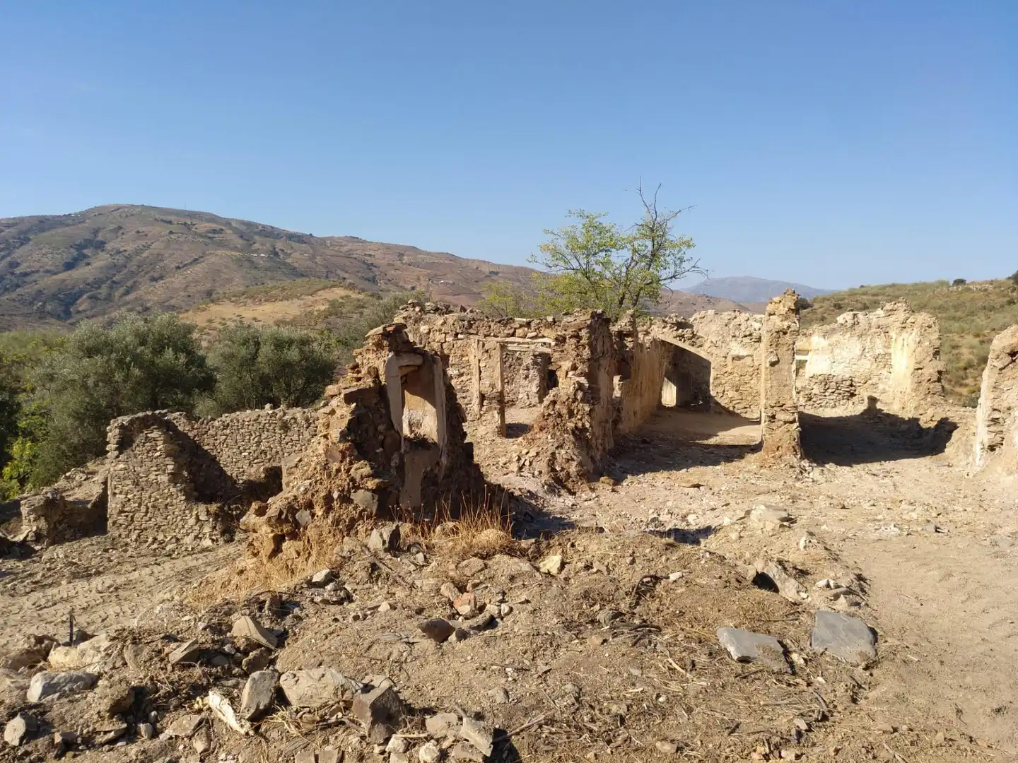 Bebaubares Gelände zum Verkauf in GR-413, Lobras Außenansicht von Bebaubares Gelände zum Verkauf in Lobras