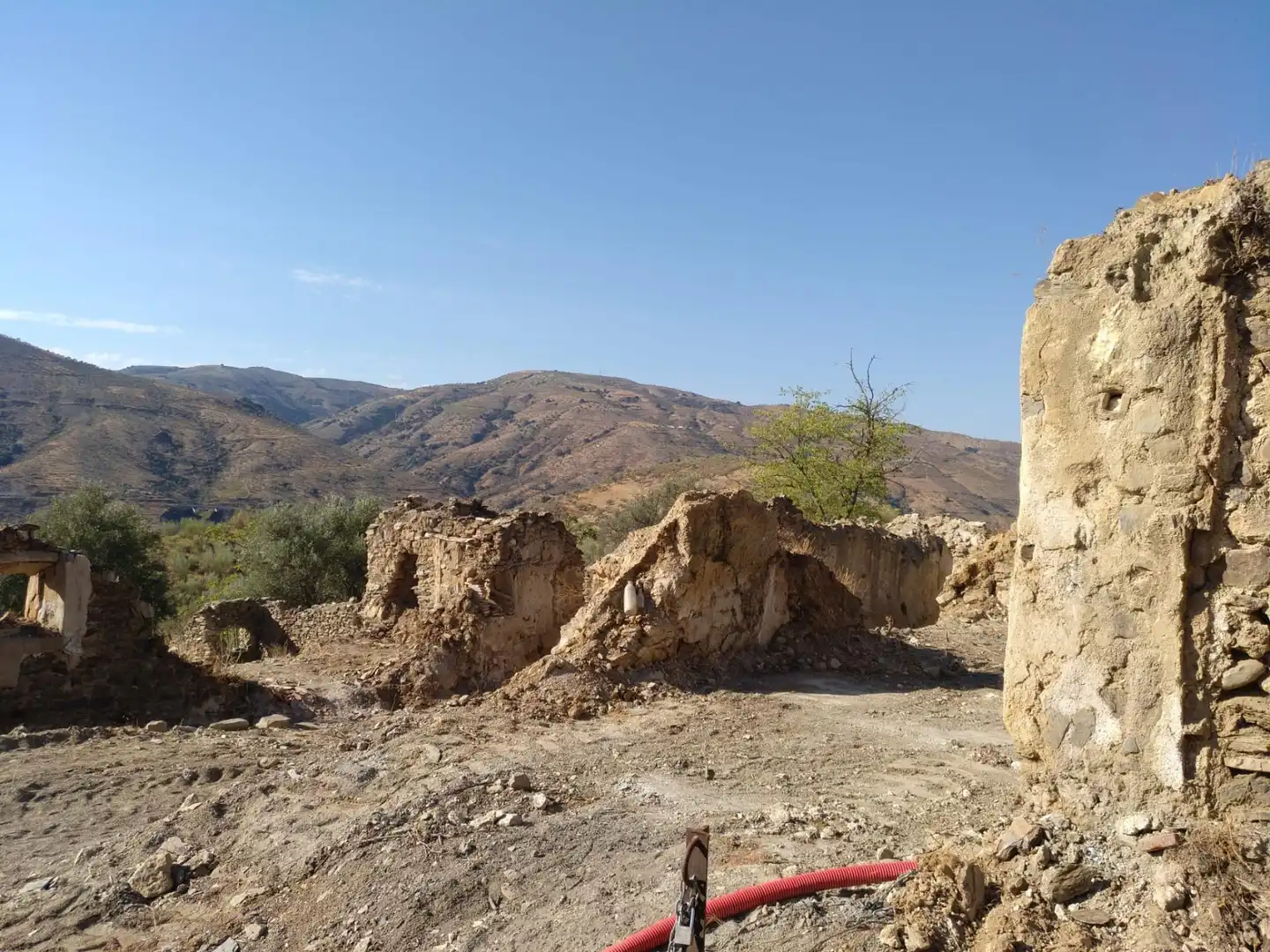 Bebaubares Gelände zum Verkauf in GR-413, Lobras Außenansicht von Bebaubares Gelände zum Verkauf in Lobras