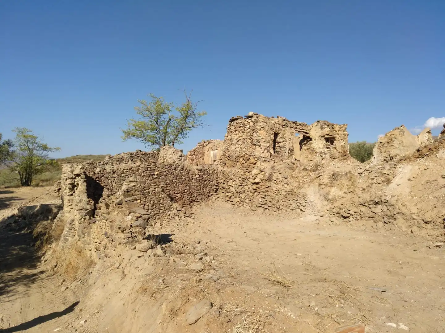 Bebaubares Gelände zum Verkauf in GR-413, Lobras Außenansicht von Bebaubares Gelände zum Verkauf in Lobras