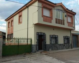 Exterior view of Duplex for sale in Zarzuela del Pinar  with Heating, Private garden and Storage room