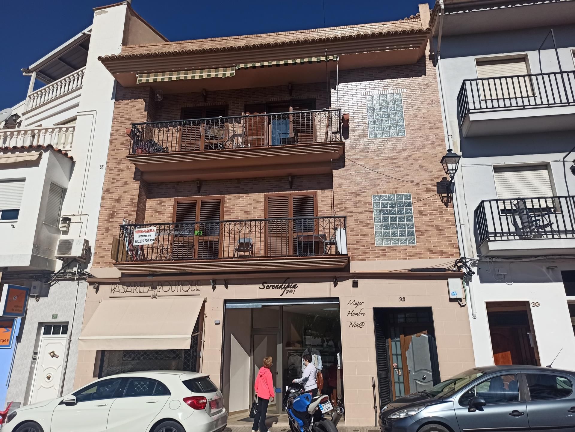 Vista exterior de Àtic en venda en Benigánim amb Aire condicionat, Calefacció i Terrassa