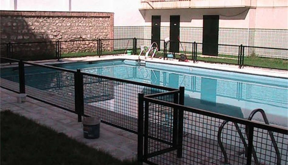 Photo 1 of Flat for sale in Calle Calderón, Linarejos, Jaén