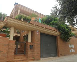 Vista exterior de Casa adosada en venda en Sant Vicenç de Montalt amb Calefacció, Jardí privat i Terrassa