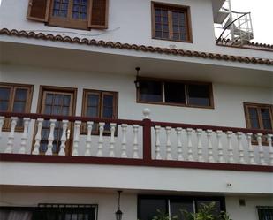 Vista exterior de Casa o xalet en venda en La Orotava amb Terrassa i Balcó