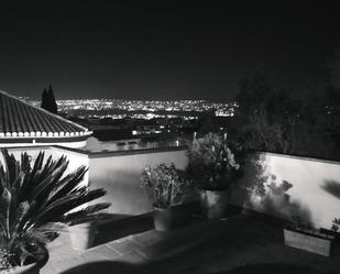 Vista exterior de Àtic en venda en La Zubia amb Terrassa i Piscina