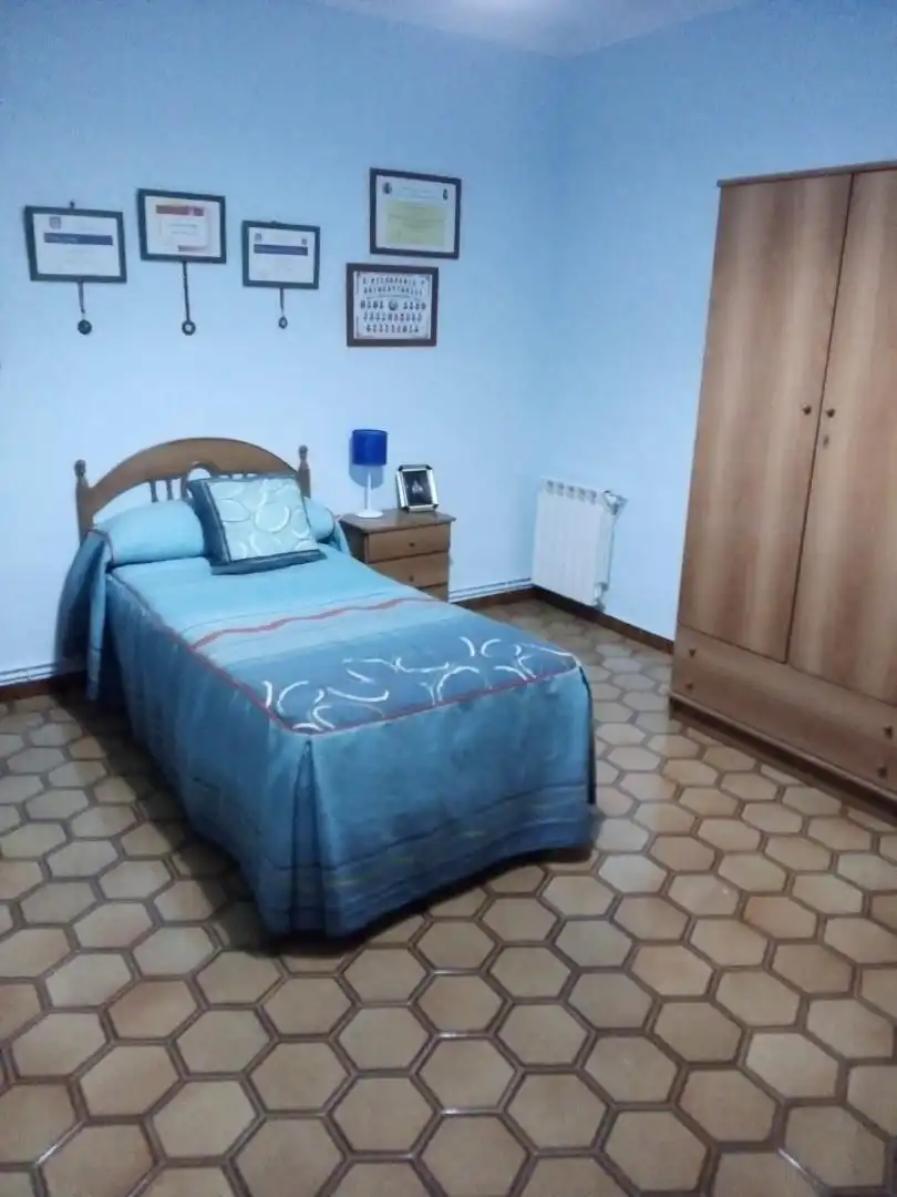 Piso en venta en Calle Olivarillo, Torrenueva Habitación de Piso en venta en Torrenueva con Terraza y Balcón