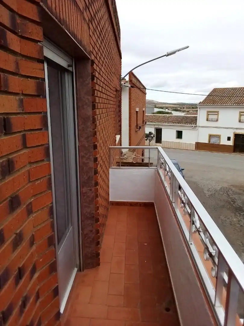 Piso en venta en Calle Olivarillo, Torrenueva Vista exterior de Piso en venta en Torrenueva con Terraza y Balcón