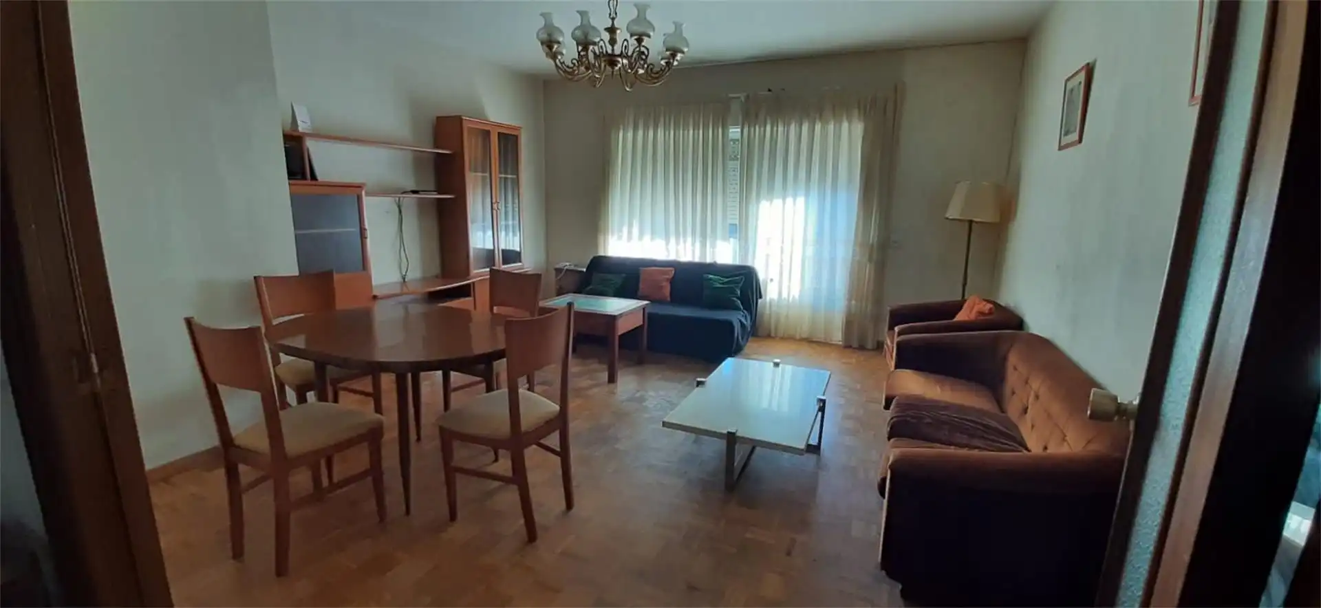 Sala de estar de Piso en venta en Béjar con Calefacción, Parquet y Terraza