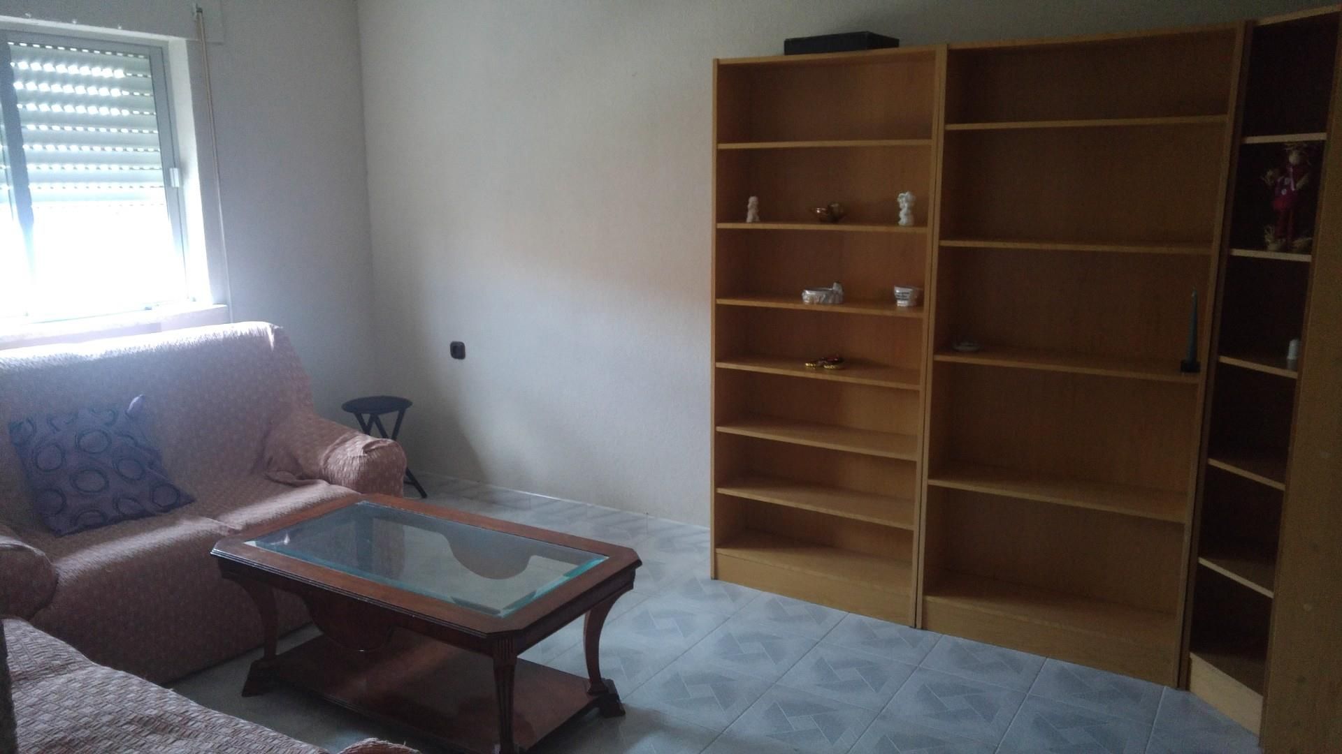 Living room of Flat for sale in Salamanca Capital  with Air Conditioner, Heating and Oven
