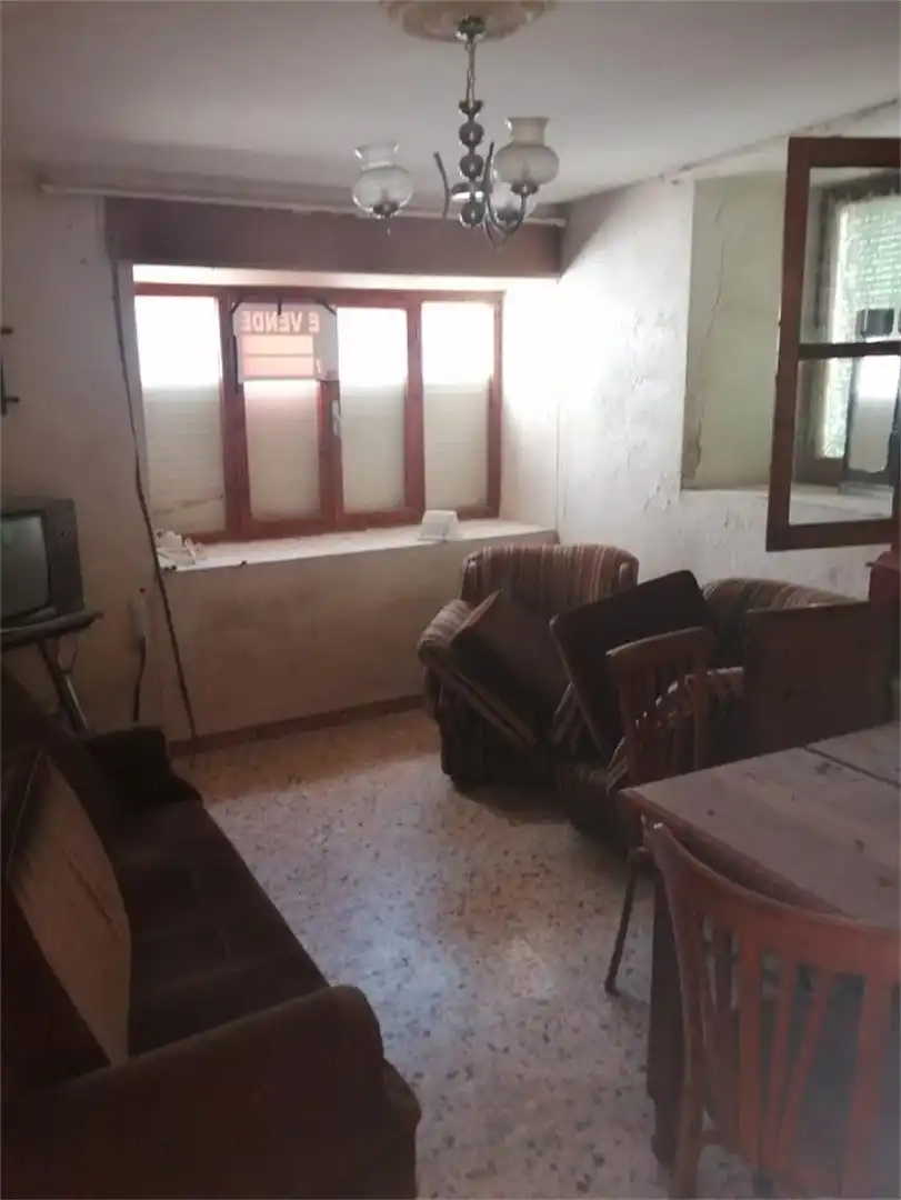 Wohnzimmer von Einfamilien-Reihenhaus zum Verkauf in Villamañán mit Balkon