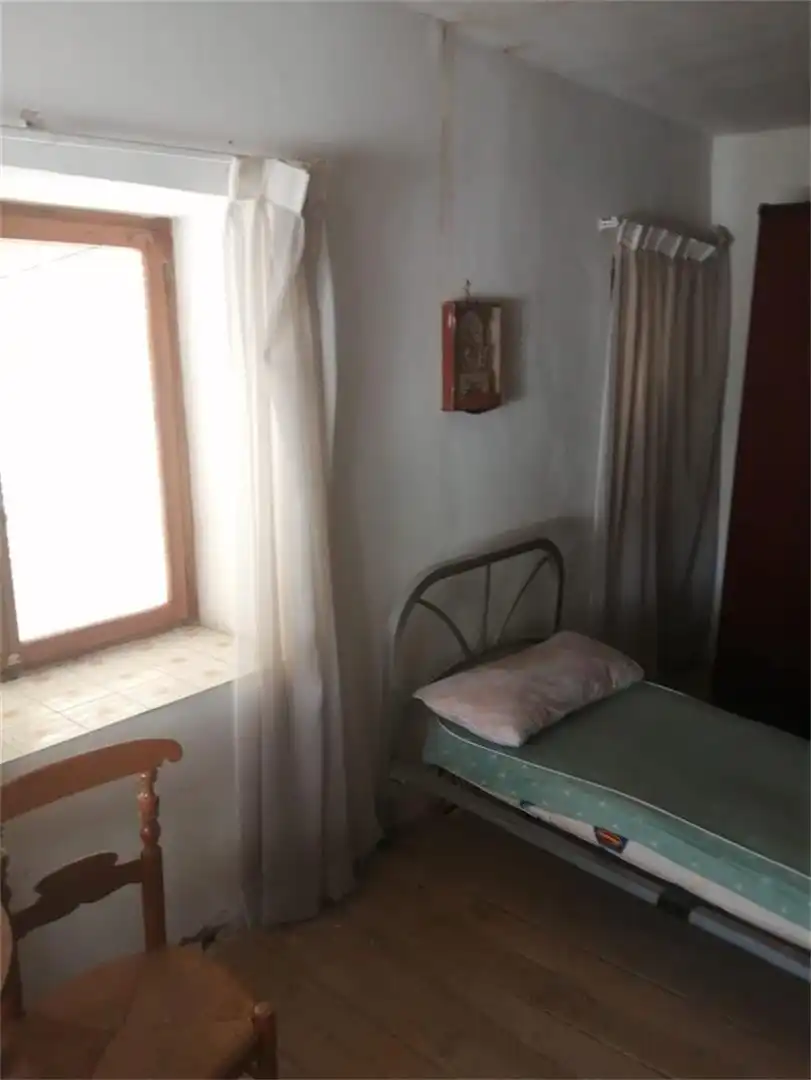 Schlafzimmer von Einfamilien-Reihenhaus zum Verkauf in Villamañán mit Balkon