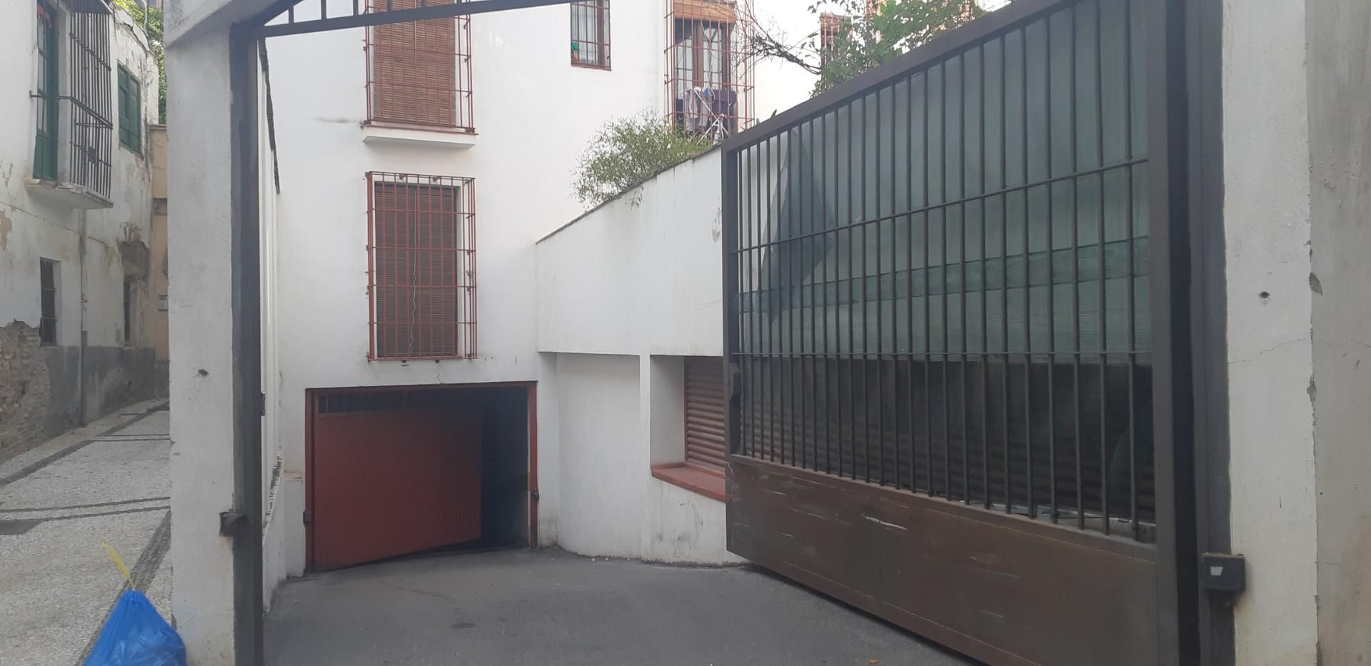 Exterior view of Garage to rent in  Granada Capital