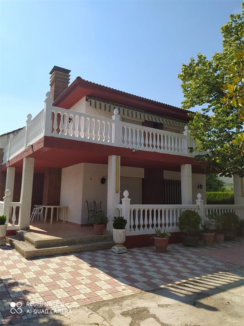 Exterior view of House or chalet for sale in  Jaén Capital  with Air Conditioner, Heating and Private garden