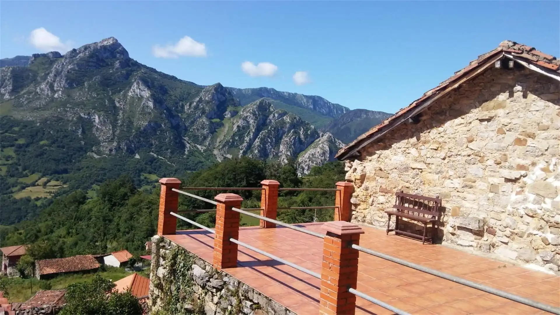 Vista exterior de Garaje en venta en Quirós