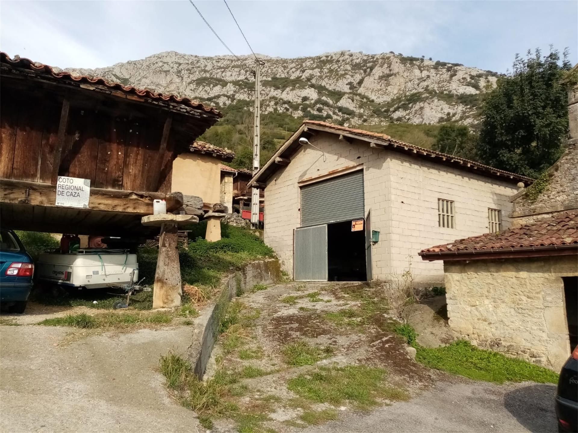 Exterior view of Garage for sale in Quirós