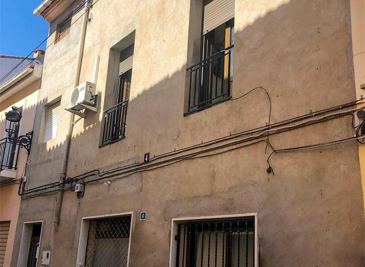 Single-family semi-detached for sale in Calle Baronía, 4, Càrcer, Valencia - image 1 Photo 1 of Single-family semi-detached for sale in Calle Baronía, 4, Càrcer, Valencia