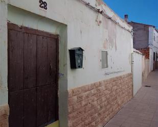 Exterior view of Single-family semi-detached for sale in Villar del Arzobispo  with Terrace