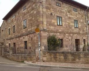 Vista exterior de Casa adosada en venda en Brañosera amb Parquet i Moblat