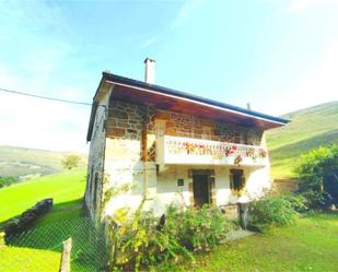 Vista exterior de Casa o xalet en venda en Selaya amb Jardí privat, Terrassa i Traster