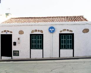 Vista exterior de Casa adosada en venda en San Miguel de Abona amb Jardí privat, Terrassa i Moblat