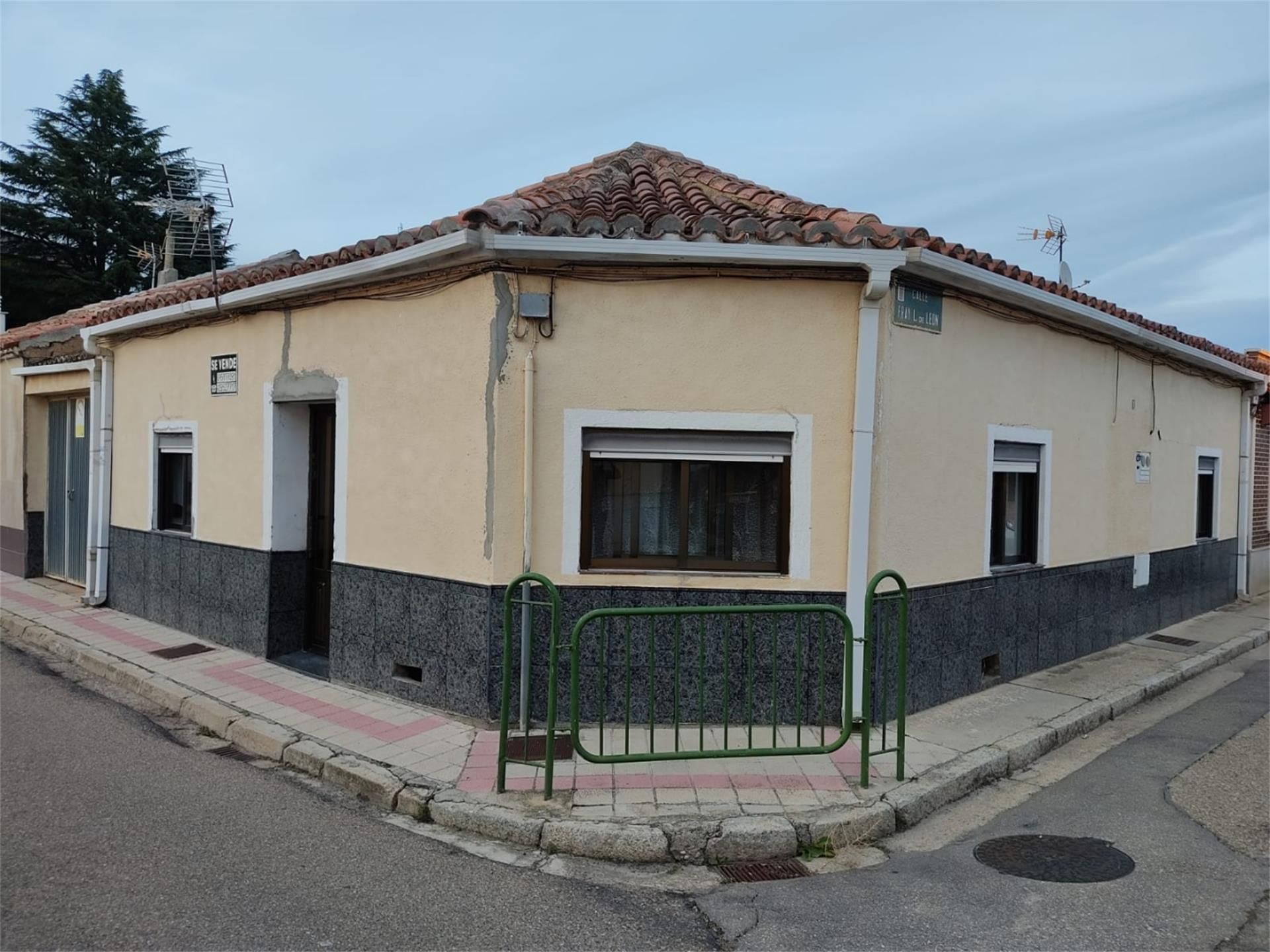 Exterior view of Planta baja for sale in Venta de Baños  with Terrace